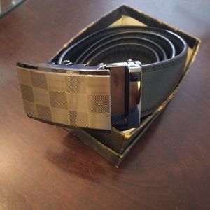 Stylish Sophisticated Automatic Black Ratchet Style Belt
